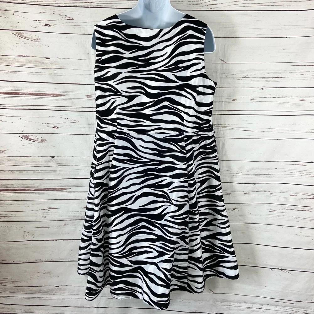 Giovanna 2PC Dress Suit Women’s 20W Black/White Zebra Print‎ Burnout Blazer Open